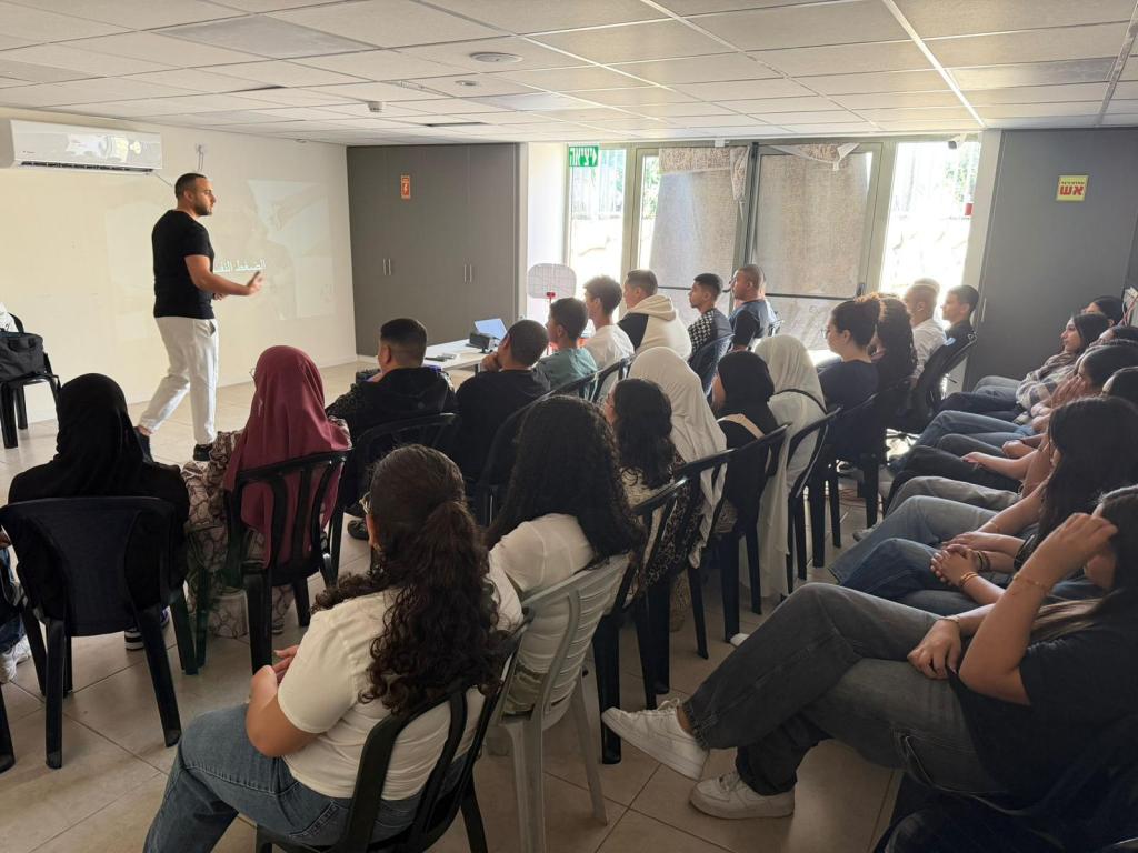 المراكز الجماهيرية اسوار عكا تنظم لقاءً للشبيبة حول الضغط النفسي وكيفيّة التعامل معه