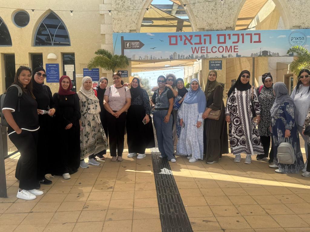 نساء جارات البحر، في جولة إلى القدس مع المراكز الجماهيريّة أسوار عكا.