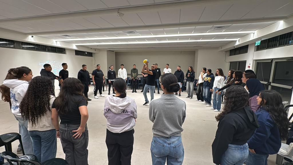 اللقاء الثالث من سلسلة لقاءات توعويّة لتطوير شخصية وقدرات شبيبة المراكز الجماهيرية أسوار عكا.