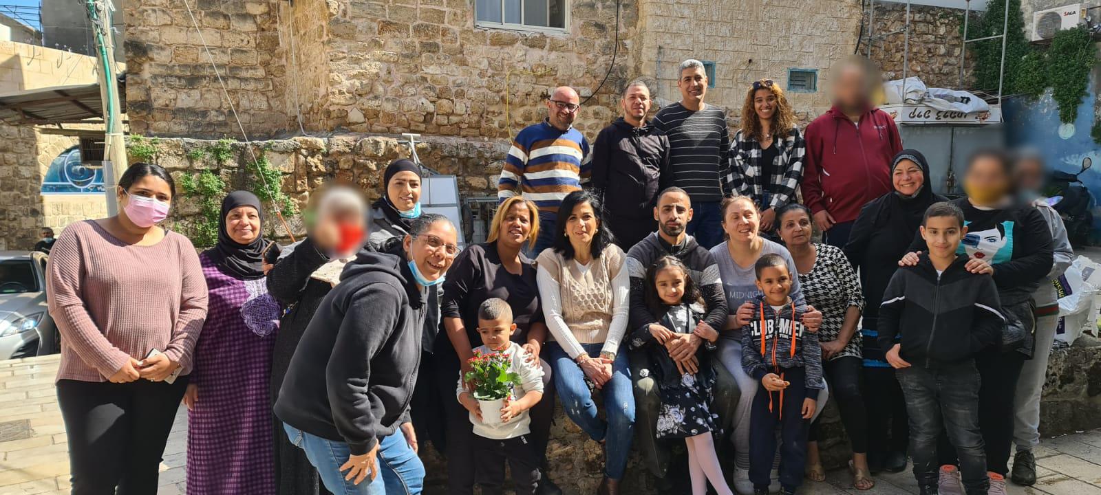 مشروع حارتي بيتي مستمر بتجميل حارات عكا بمشاركة السكان