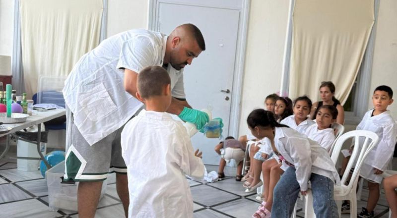 التعرف على مكونات الكرة الأرضية والماء خلال ورشة العالم الصغير، في المركز الجماهيري عبود.