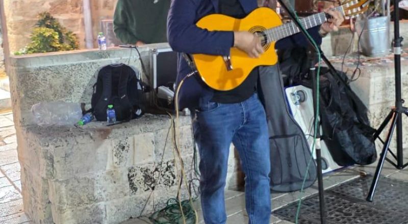 أمسيّة فنيّة بطابع عكيّ نظمتها المراكز الجماهيريّة أسوار عكا في حيّ المبلطة.