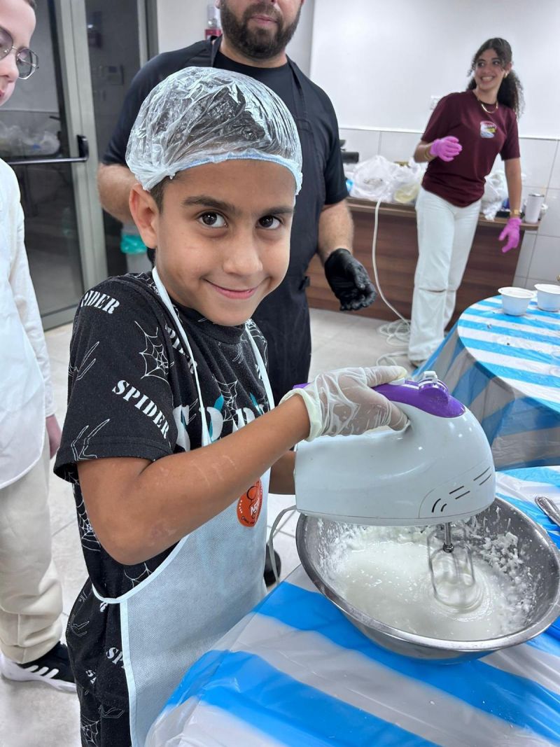 شوكولاتة دُبي على طريقة المراكز الجماهيريّة أسوار عكا...