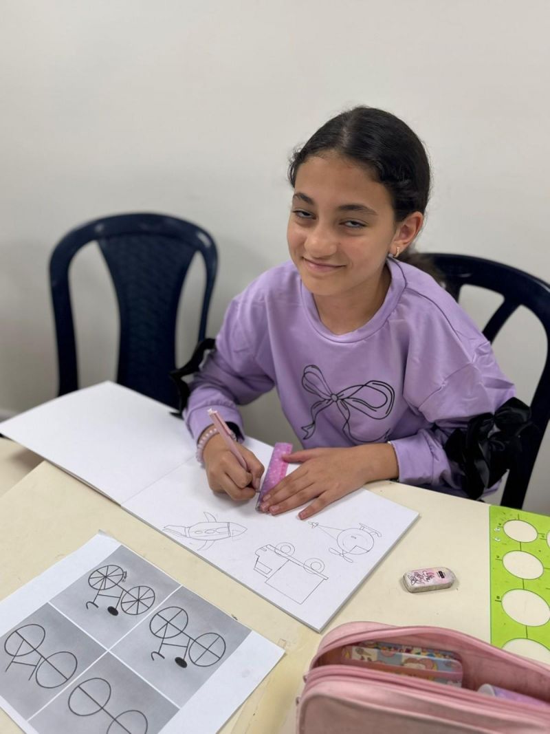 افتتاح دورة الرسم، وأول لقاء كان كيف نتعلم رسم وسائل النقل.