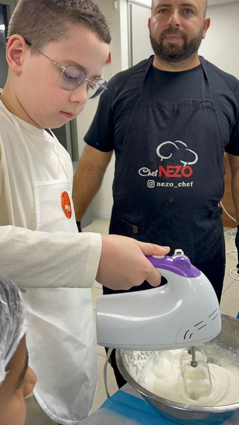 شوكولاتة دُبي على طريقة المراكز الجماهيريّة أسوار عكا...