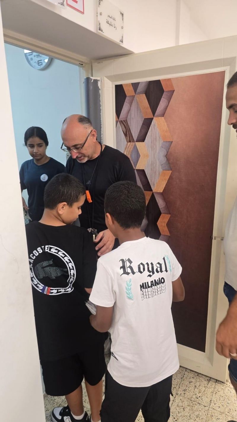 ⁨    المراكز الجماهيريّة أسوار عكا تنظم مبادرة “يوم الشكر” تقديرًا لمعلمات ومعلمي المدارس الابتدائية في المدينة