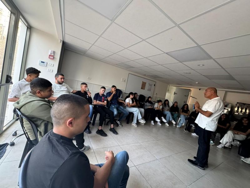 ورشة توعوية لشبيبة المراكز الجماهيريّةأسوارعكا حول الابتعاد عن غاز الضحك ومخاطره.