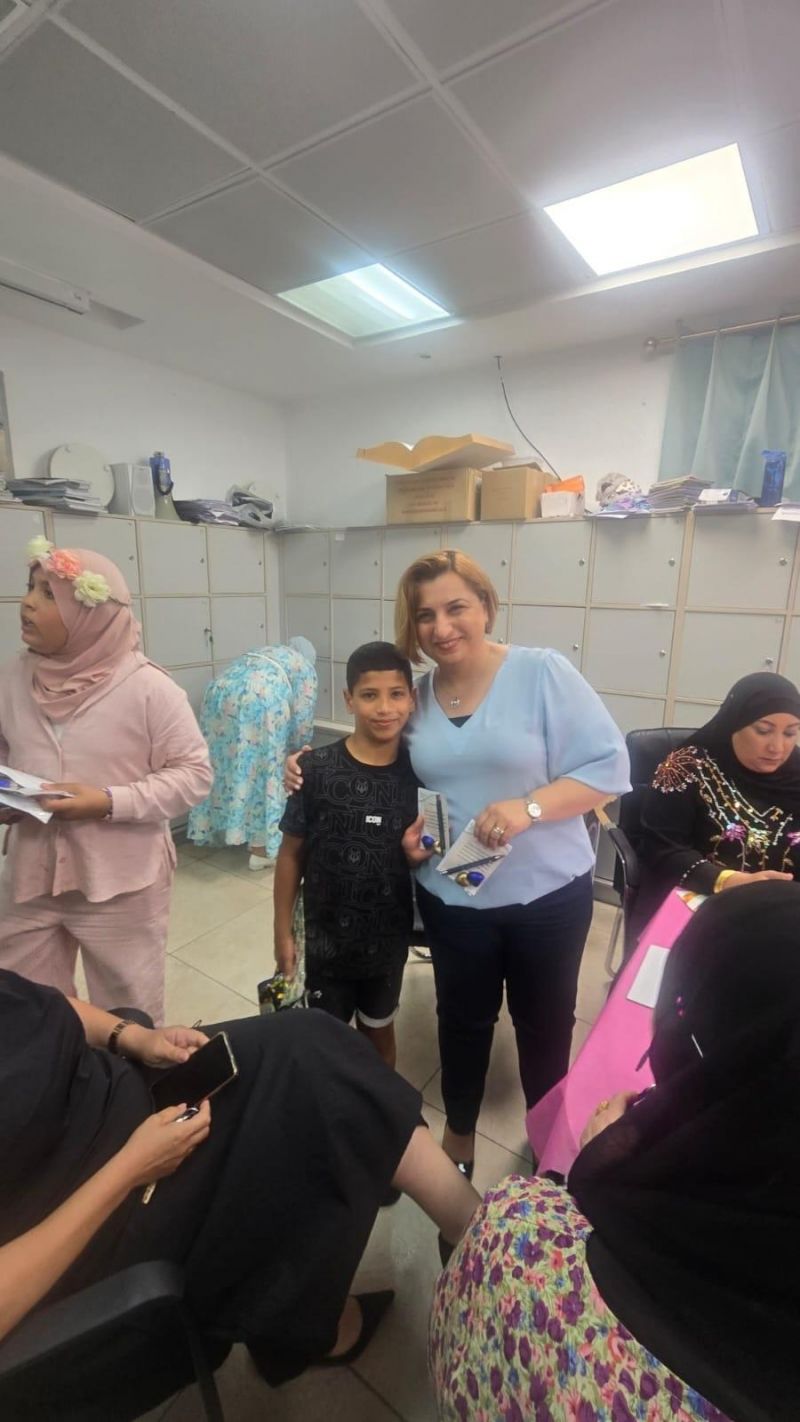 ⁨    المراكز الجماهيريّة أسوار عكا تنظم مبادرة “يوم الشكر” تقديرًا لمعلمات ومعلمي المدارس الابتدائية في المدينة