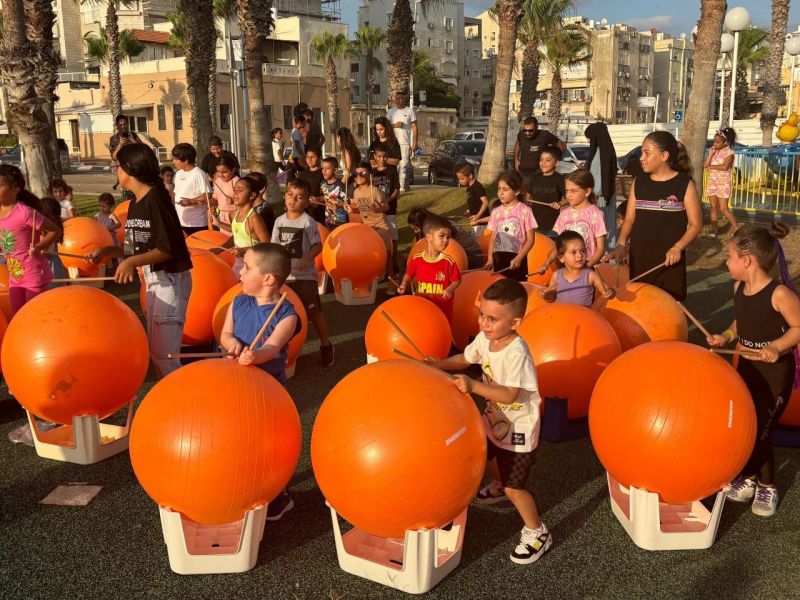 أجواء ممتعة عاشها الأطفال يوم الخميس في منطقة الغربي... واليوم نلتقي معكم بمحطتنا الجديدة.