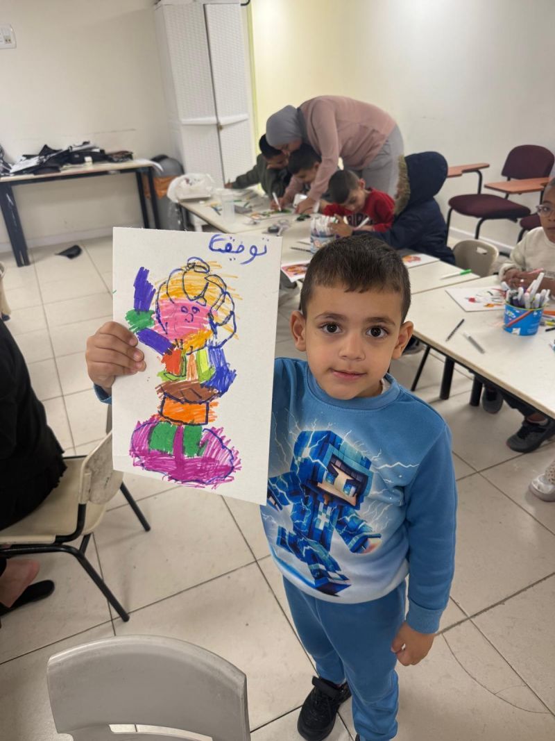 ورشة رسم شخصيات رمضانيّة في ملجأ المركز الثقافي.