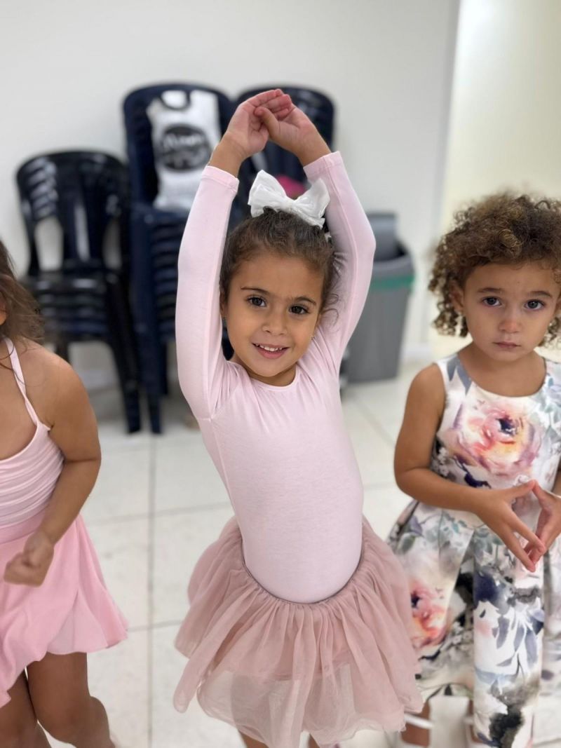 افتتاح دورة الباليه لمجموعة الروضات والبساتين... والتسجيل بعده مستمر.