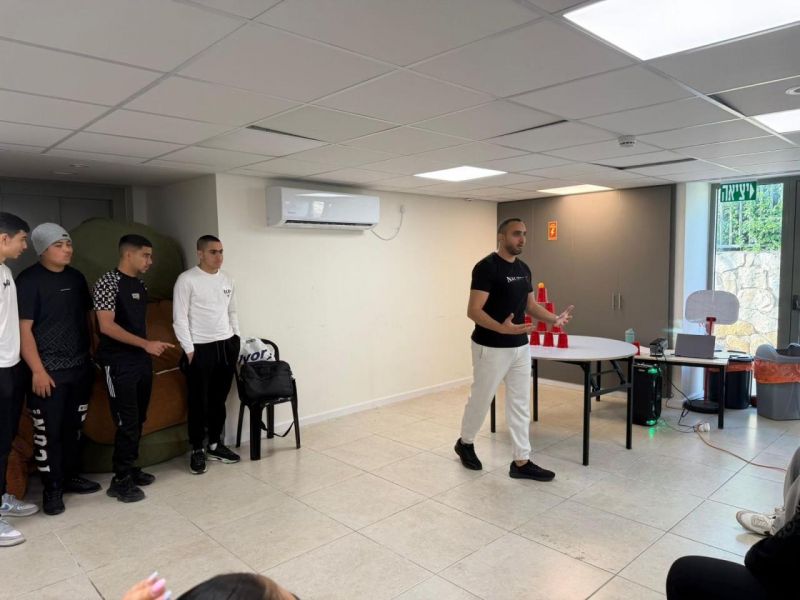 المراكز الجماهيرية اسوار عكا تنظم لقاءً للشبيبة حول الضغط النفسي وكيفيّة التعامل معه