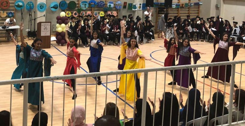 فرقة الرقص الفلكلوري للمراكز الجماهيرية- اسوار عكا تتألق في حفل تخريج طلاب مدرسة الامل.