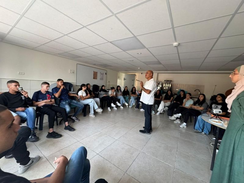 ورشة توعوية لشبيبة المراكز الجماهيريّةأسوارعكا حول الابتعاد عن غاز الضحك ومخاطره.