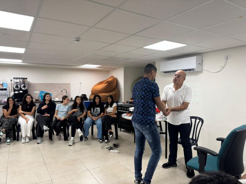 ورشة توعوية لشبيبة المراكز الجماهيريّةأسوارعكا حول الابتعاد عن غاز الضحك ومخاطره.