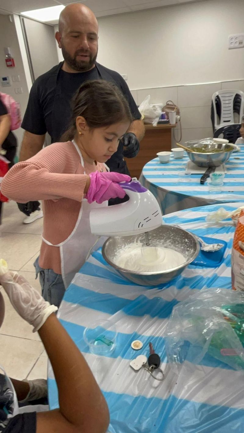 شوكولاتة دُبي على طريقة المراكز الجماهيريّة أسوار عكا...