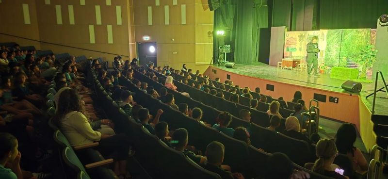 المراكز الجماهيريّة أسوار عكا تنظم عرضًا مميزًا لمسرحية ديبو ونعوجة مع طلاب مدرسة الأمل.