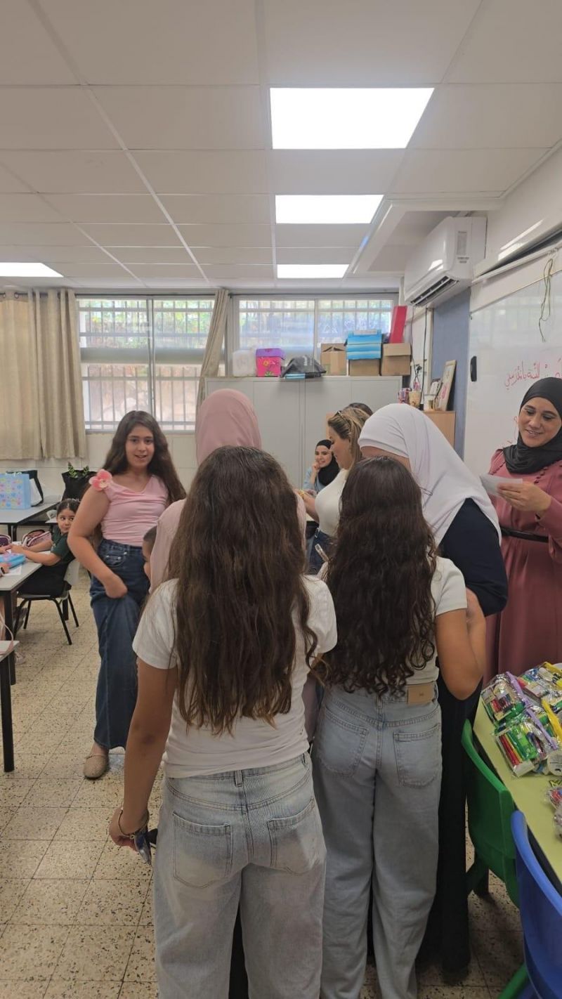 ⁨    المراكز الجماهيريّة أسوار عكا تنظم مبادرة “يوم الشكر” تقديرًا لمعلمات ومعلمي المدارس الابتدائية في المدينة