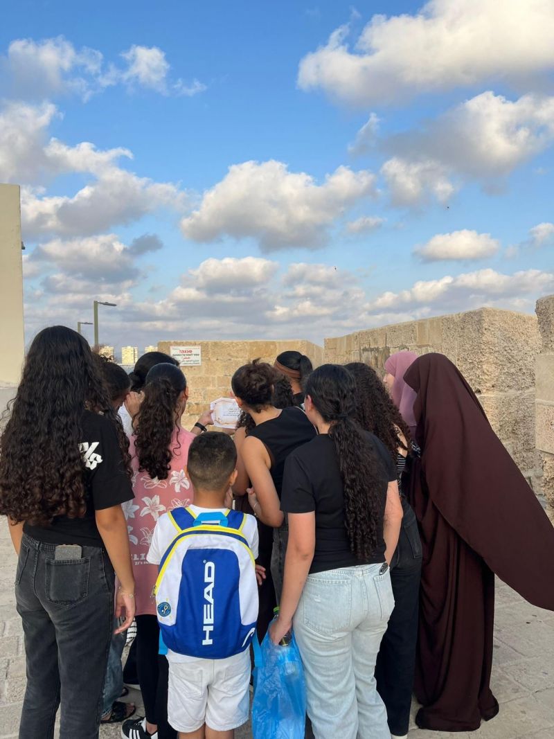 مغامرون ومغامرات من أبناء الشبيبة شاركوا يوم أمس مع المراكز الجماهيرية اسوار عكا في البحث عن الكنز. مغامرون ومغامرات من أبناء الشبيبة شاركوا يوم أمس مع المراكز الجماهيرية اسوار عكا في البحث عن الكنز.
