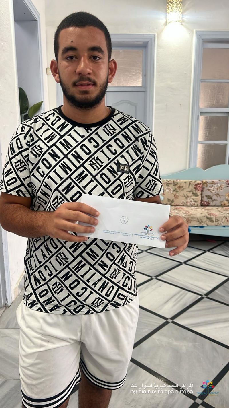 ثلاثة رابحين في تورنير الفيفا للشبيبة التي نظمته المراكز الجماهيريّة أسوار عكا، ضمن فعاليات الصيف للشبيبة. ثلاثة رابحين في تورنير الفيفا للشبيبة التي نظمته المراكز الجماهيريّة أسوار عكا، ضمن فعاليات الصيف للشبيبة.