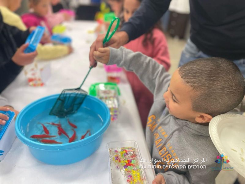 ورشة أكثر من رائعة حصل فيها الأطفال على حوض سمك على ذوقهم في المركز الثقافي.