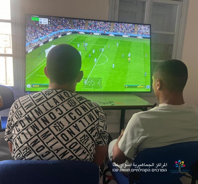 ثلاثة رابحين في تورنير الفيفا للشبيبة التي نظمته المراكز الجماهيريّة أسوار عكا، ضمن فعاليات الصيف للشبيبة. ثلاثة رابحين في تورنير الفيفا للشبيبة التي نظمته المراكز الجماهيريّة أسوار عكا، ضمن فعاليات الصيف للشبيبة.