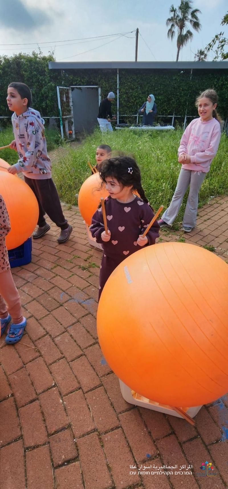 عرض “Drums Alive” وورشة تصوير في حيّ جابوتنسكي للترفيه عن الأطفال