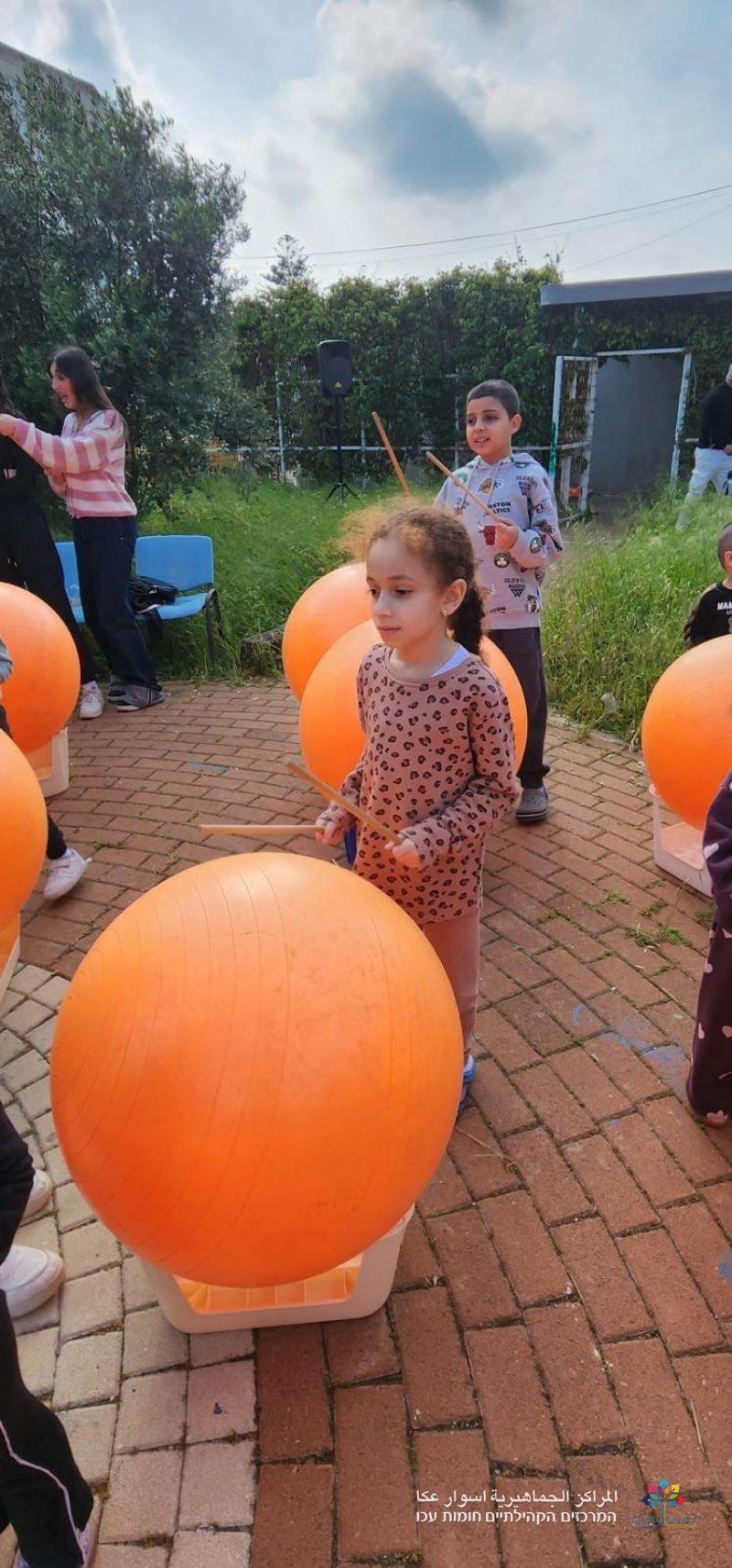 عرض “Drums Alive” وورشة تصوير في حيّ جابوتنسكي للترفيه عن الأطفال