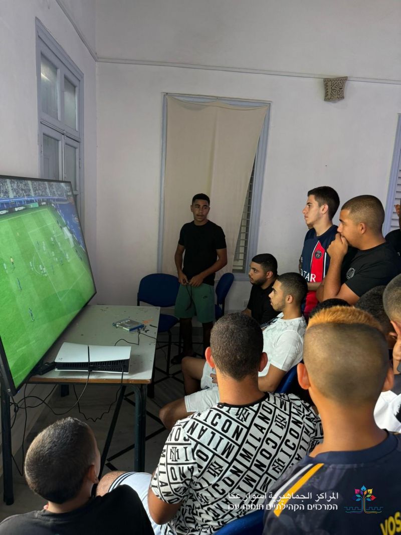ثلاثة رابحين في تورنير الفيفا للشبيبة التي نظمته المراكز الجماهيريّة أسوار عكا، ضمن فعاليات الصيف للشبيبة. ثلاثة رابحين في تورنير الفيفا للشبيبة التي نظمته المراكز الجماهيريّة أسوار عكا، ضمن فعاليات الصيف للشبيبة.